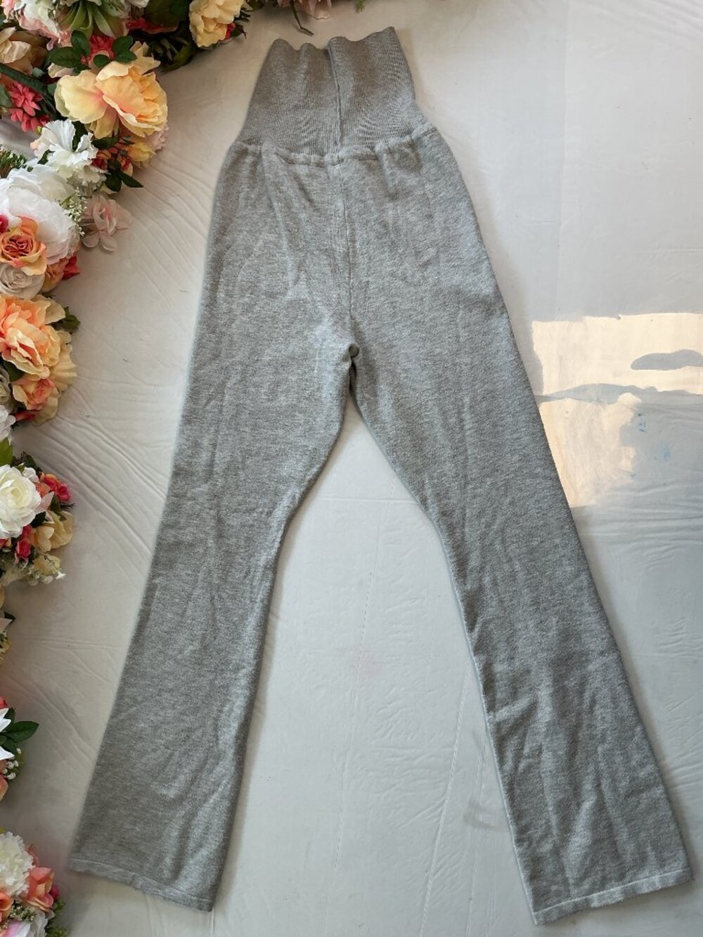 3/$20 Bundle 🌈 No Boundaries Foldover Flare Pants Gray Size S 4-6 - Picture 7 of 12